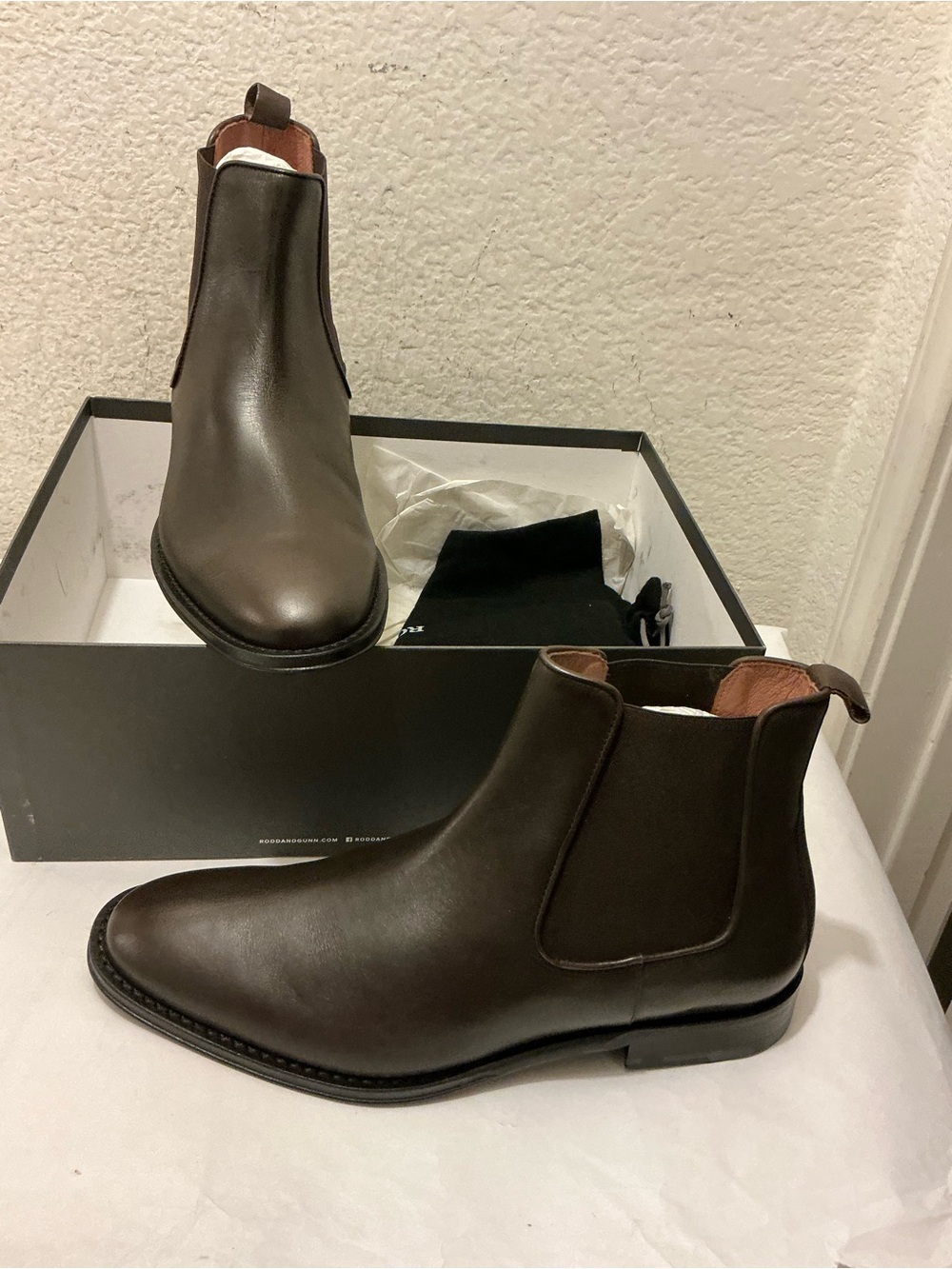 Rodd & Gunn  saddleview place Men's  Leather Chukka Boots $348